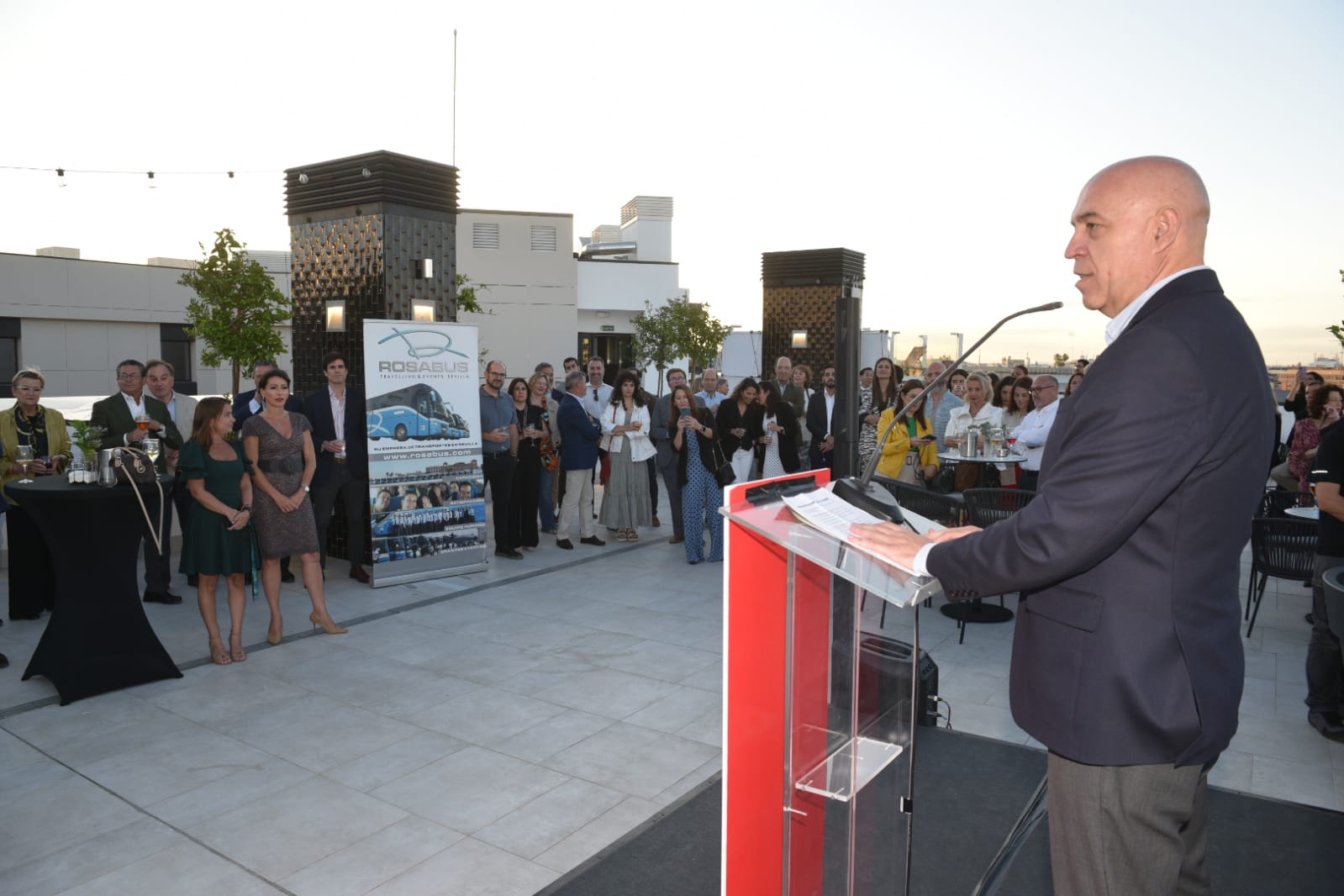 evento presentación híbridos y tarifa verde rosabus
